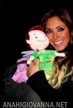 poze - Annie.....my fav,e asa dulshe si se poarta asa de - RBD
