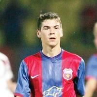 vreau o poza! - Am jucat footabll contra lui la Cupa Liceelor - ..::Jocuri::..