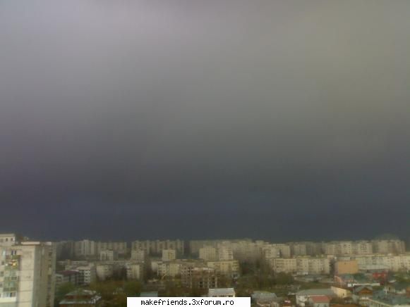 vreau o poza! - O poza facuta de pe un bloc de 10 etaje =) Vreau - ..::Jocuri::..